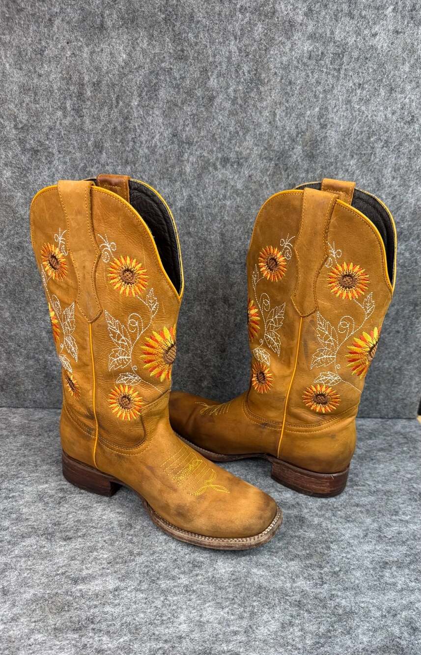 Joe Exclusive Women's Sunflower Embroidered Square Toe Western  Boots Size 8